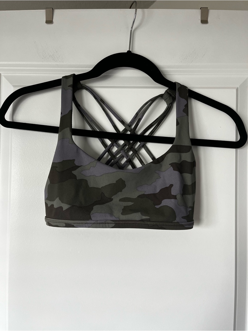 Crisscross Back Camouflage Sports Bra - Green
